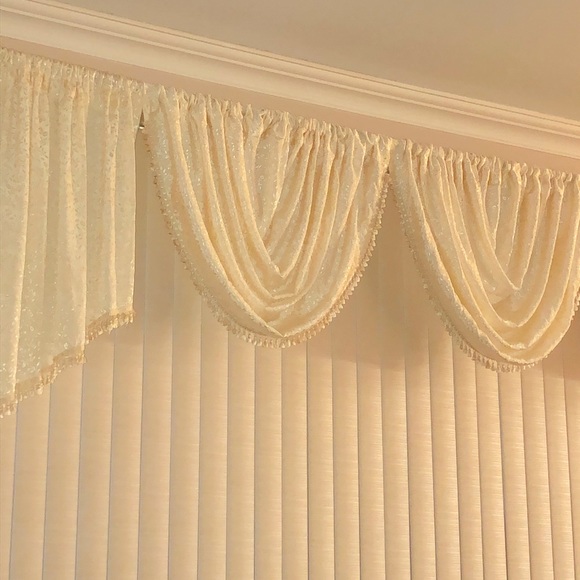 Valances Bundle - Picture 3 of 5